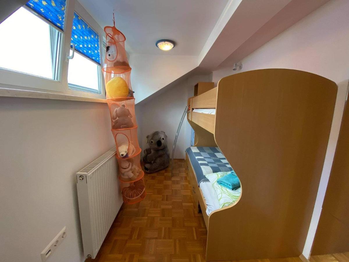 Apartment Kranj - Huge Terrace, Free P, Wi - Fi, Ac Zewnętrze zdjęcie